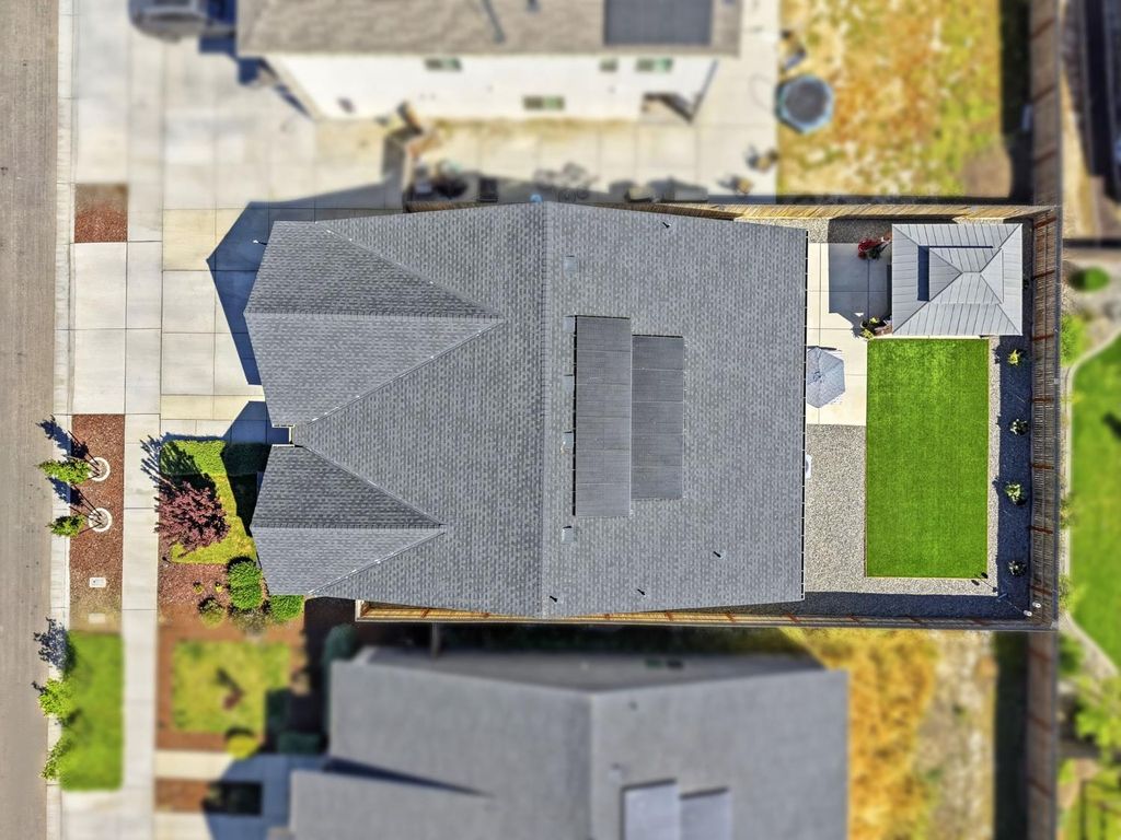 Image 52 of property listing at 2587 W Heather Lane, Hanford, CA 93230