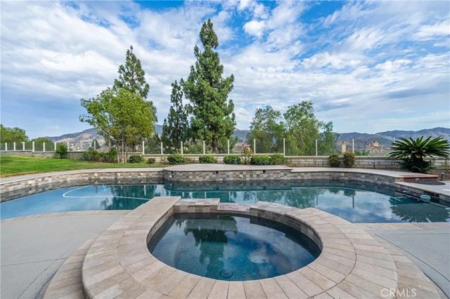 27880 Mount Whitney, Yorba Linda, CA 92887