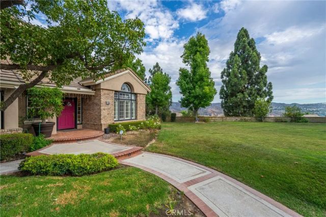 27880 Mount Whitney, Yorba Linda, CA 92887