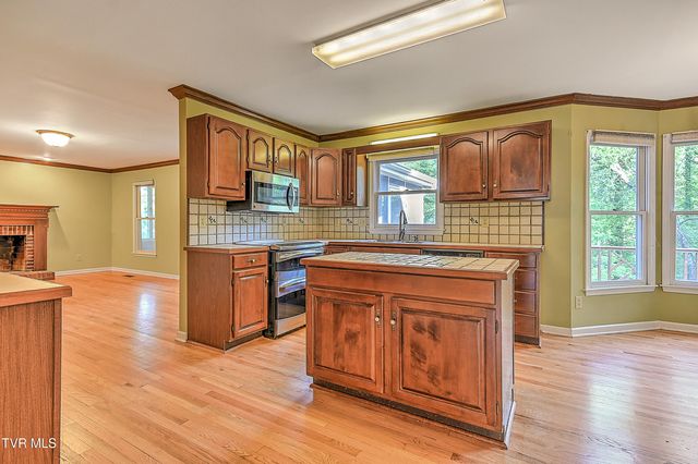 332 Chesterfield Drive, Kingsport, TN 37663