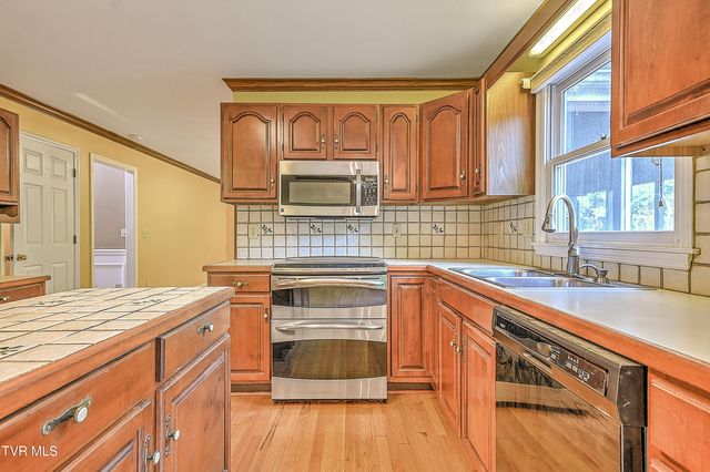 332 Chesterfield Drive, Kingsport, TN 37663