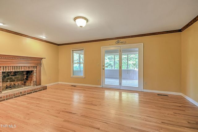 332 Chesterfield Drive, Kingsport, TN 37663