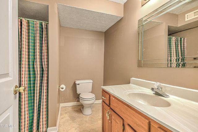 332 Chesterfield Drive, Kingsport, TN 37663