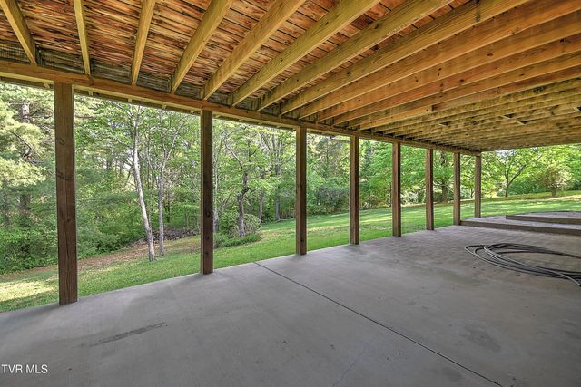 332 Chesterfield Drive, Kingsport, TN 37663