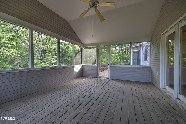 332 Chesterfield Drive, Kingsport, TN 37663