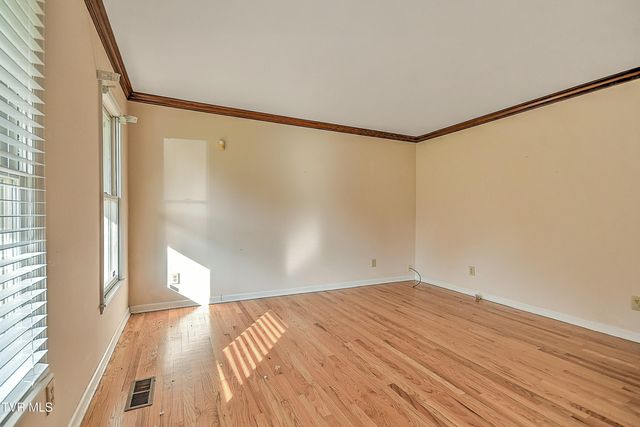 332 Chesterfield Drive, Kingsport, TN 37663