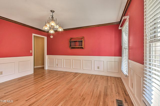 332 Chesterfield Drive, Kingsport, TN 37663