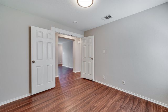 214 Calixto CT, San Marcos, TX 78666