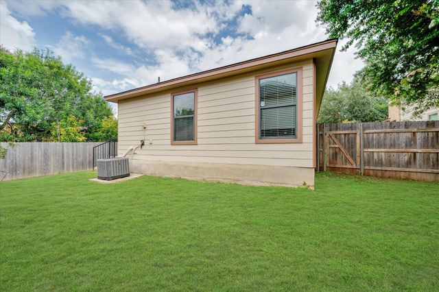 214 Calixto CT, San Marcos, TX 78666