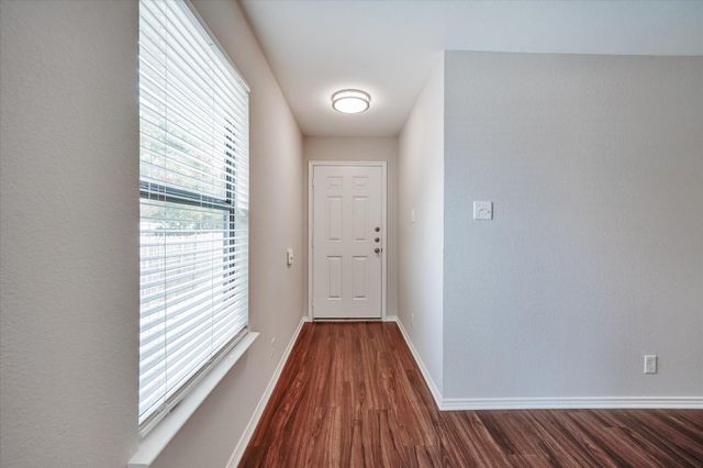 214 Calixto CT, San Marcos, TX 78666