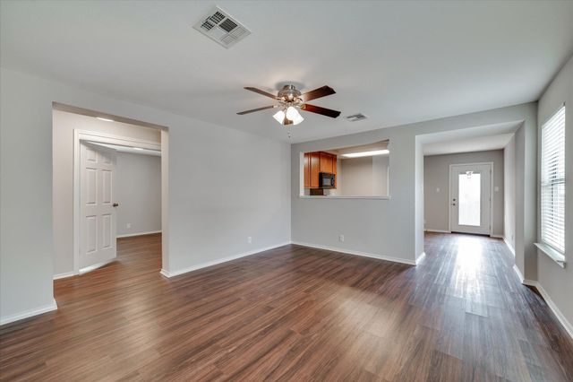 214 Calixto CT, San Marcos, TX 78666