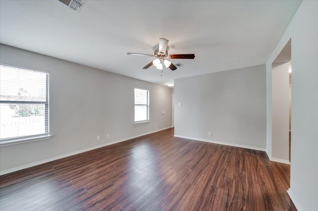 214 Calixto CT, San Marcos, TX 78666