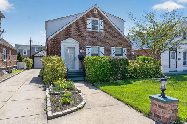 160 Albermarle Avenue, Valley Stream, NY 11580