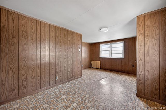 160 Albermarle Avenue, Valley Stream, NY 11580