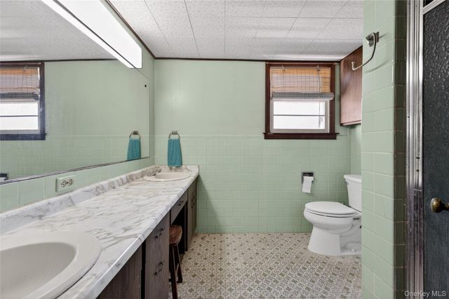 160 Albermarle Avenue, Valley Stream, NY 11580