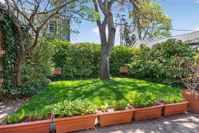 160 Albermarle Avenue, Valley Stream, NY 11580