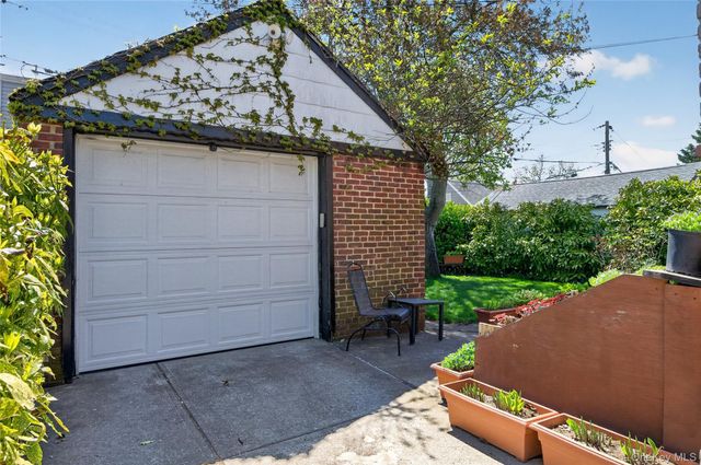 160 Albermarle Avenue, Valley Stream, NY 11580