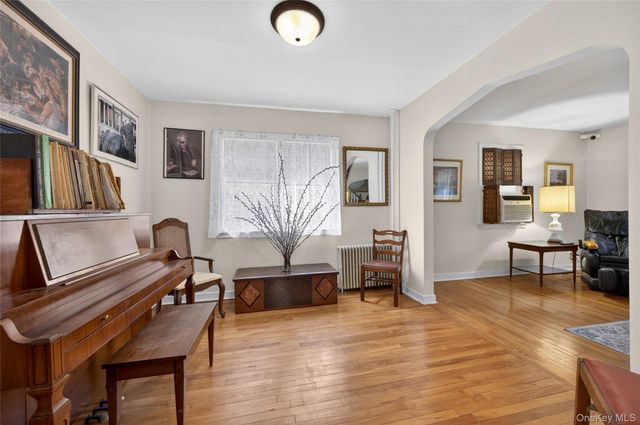 160 Albermarle Avenue, Valley Stream, NY 11580