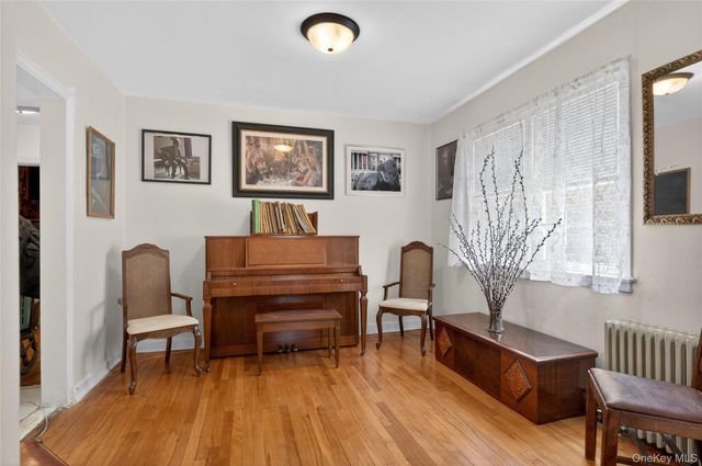 160 Albermarle Avenue, Valley Stream, NY 11580