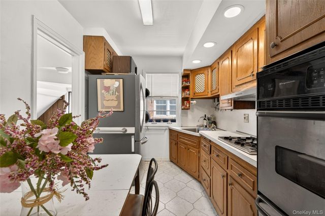 160 Albermarle Avenue, Valley Stream, NY 11580