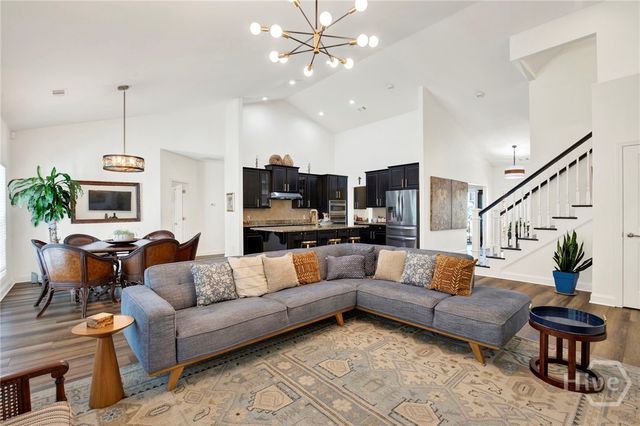 2002 Woodside Crossing, Savannah, GA 31405