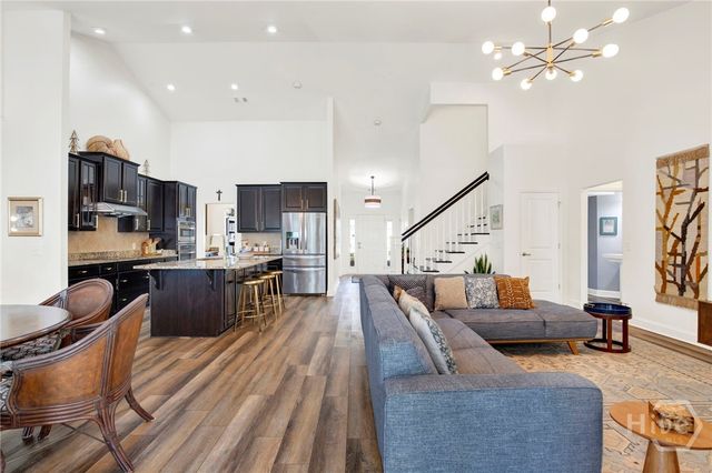 2002 Woodside Crossing, Savannah, GA 31405