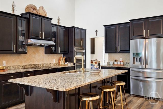 2002 Woodside Crossing, Savannah, GA 31405