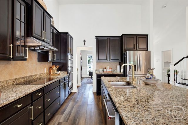 2002 Woodside Crossing, Savannah, GA 31405