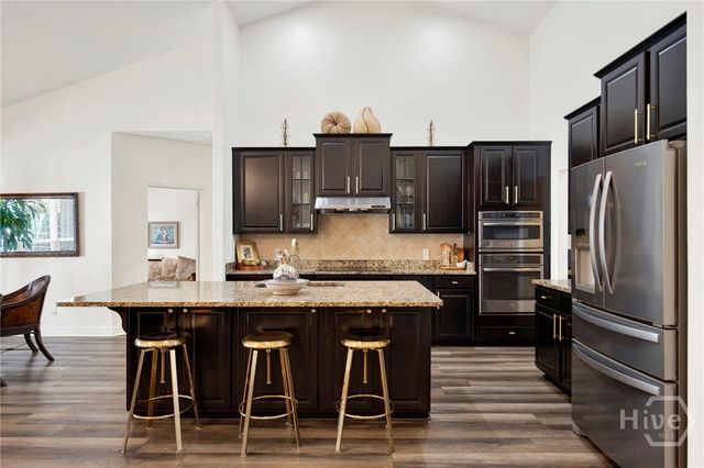 2002 Woodside Crossing, Savannah, GA 31405