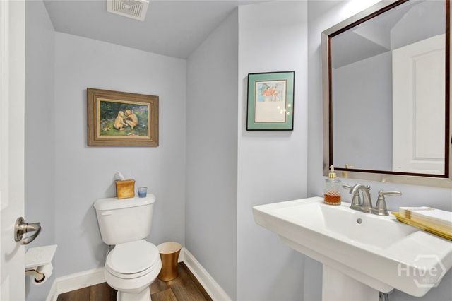 2002 Woodside Crossing, Savannah, GA 31405