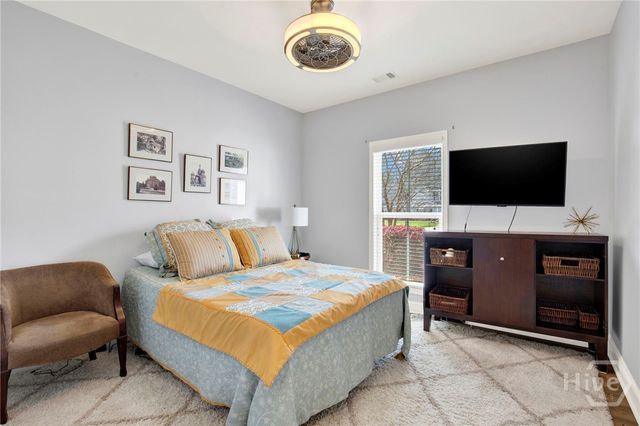 2002 Woodside Crossing, Savannah, GA 31405