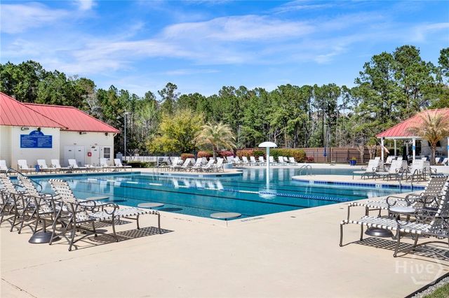 2002 Woodside Crossing, Savannah, GA 31405