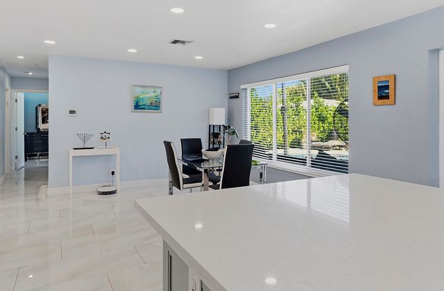 1580 NE 34th Street, Oakland Park, FL 33334