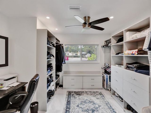 1580 NE 34th Street, Oakland Park, FL 33334