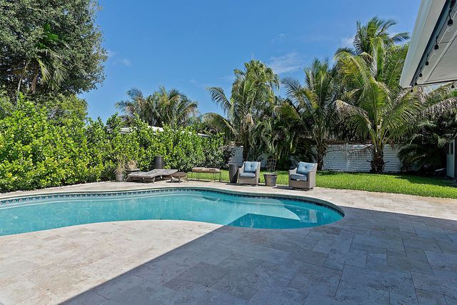 1580 NE 34th Street, Oakland Park, FL 33334