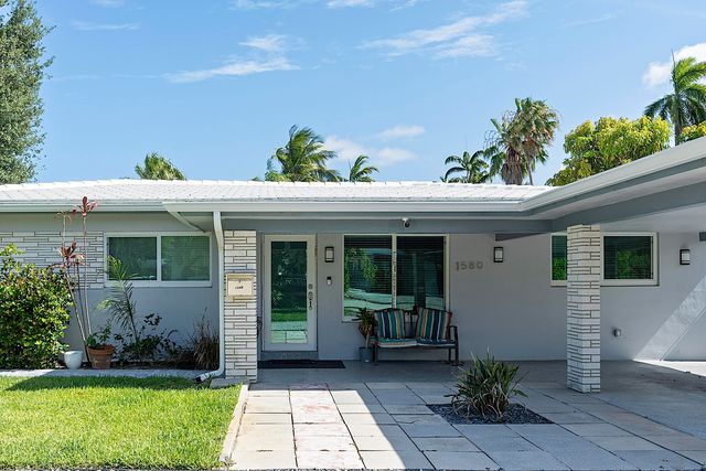 1580 NE 34th Street, Oakland Park, FL 33334