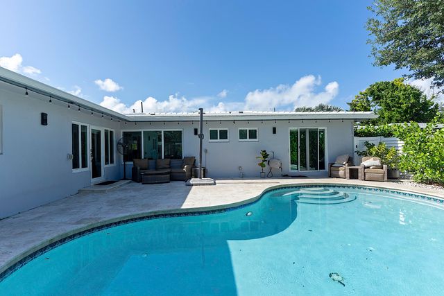 1580 NE 34th Street, Oakland Park, FL 33334