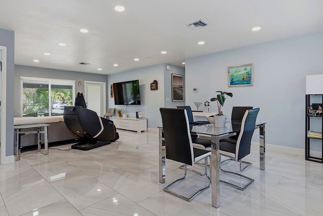 1580 NE 34th Street, Oakland Park, FL 33334