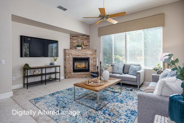 955 Yosemite Ln, Lincoln, CA 95648