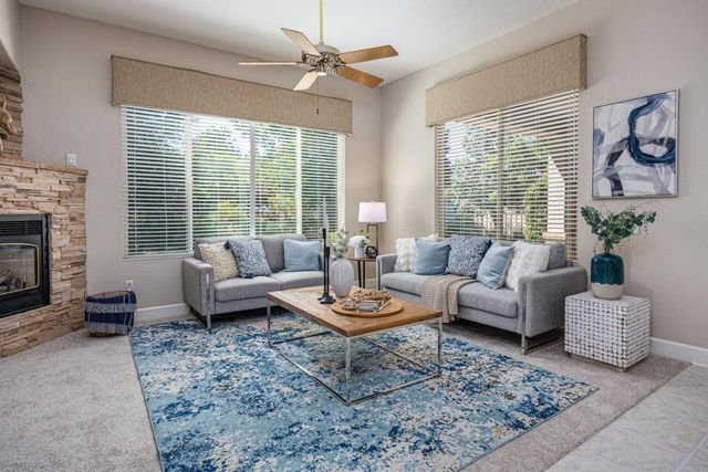 955 Yosemite Ln, Lincoln, CA 95648