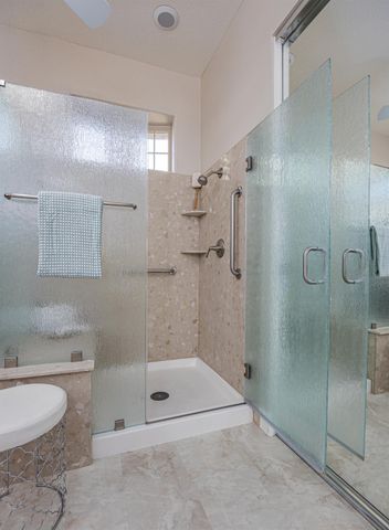 955 Yosemite Ln, Lincoln, CA 95648