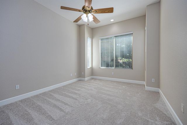 955 Yosemite Ln, Lincoln, CA 95648