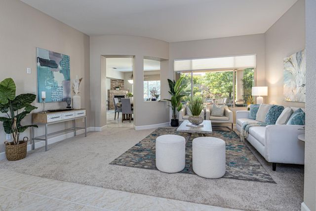 955 Yosemite Ln, Lincoln, CA 95648