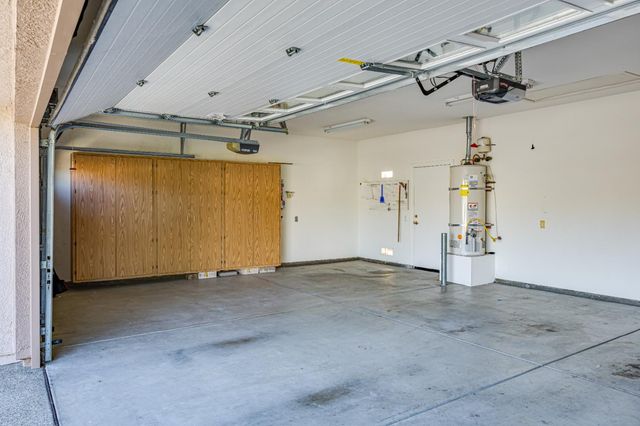 955 Yosemite Ln, Lincoln, CA 95648