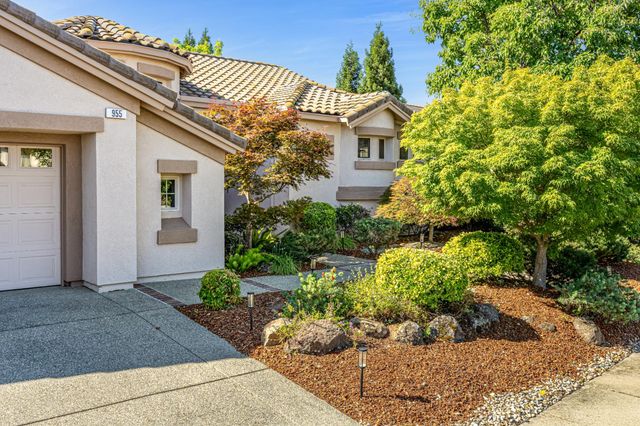 955 Yosemite Ln, Lincoln, CA 95648