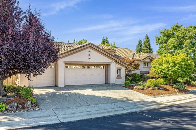 955 Yosemite Ln, Lincoln, CA 95648