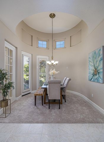 955 Yosemite Ln, Lincoln, CA 95648