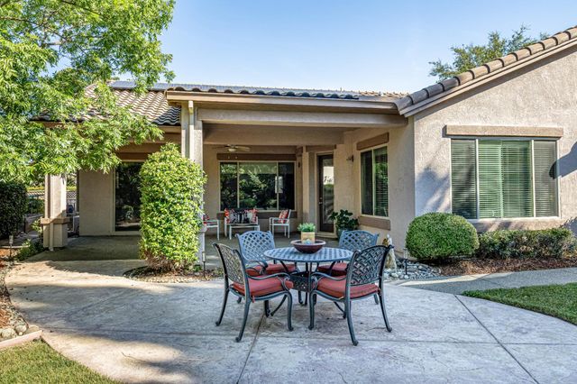 955 Yosemite Ln, Lincoln, CA 95648