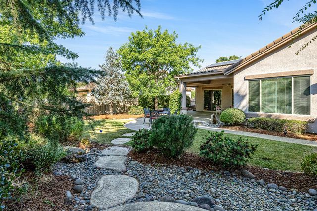 955 Yosemite Ln, Lincoln, CA 95648
