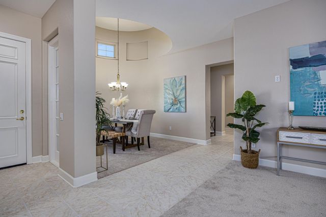 955 Yosemite Ln, Lincoln, CA 95648